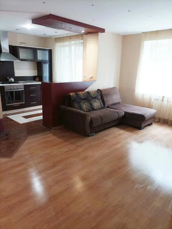 Трехкомнатная квартира на сутки в Витебск, ул. Чкалова 32/4